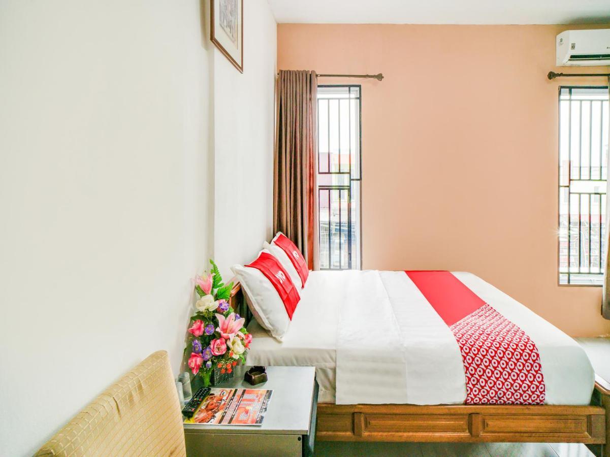 OYO 90024 Botania Homestay&Cafe Nongsa Zewnętrze zdjęcie